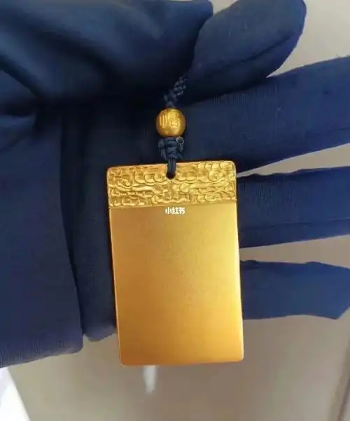 周大福传承平安无事牌