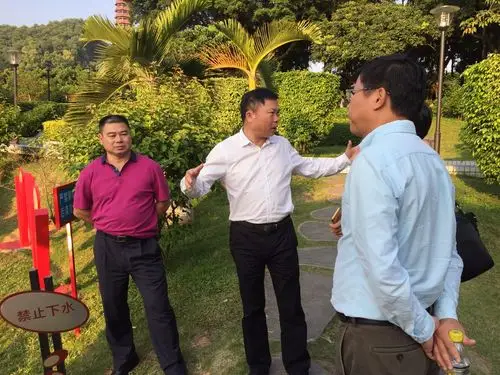 光明新区党工委委员,管委会副主任何奕飞同志现场调研红花山公园改