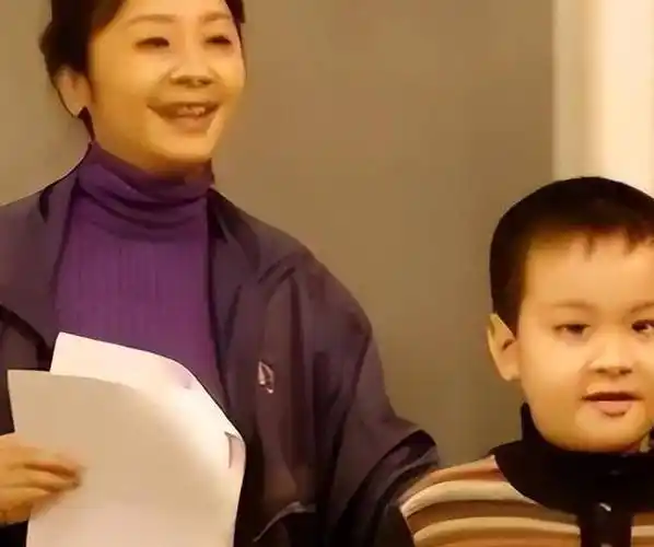 同是王新军基因 前妻的儿子和后妻的儿子一对比,差距就出来了_性格