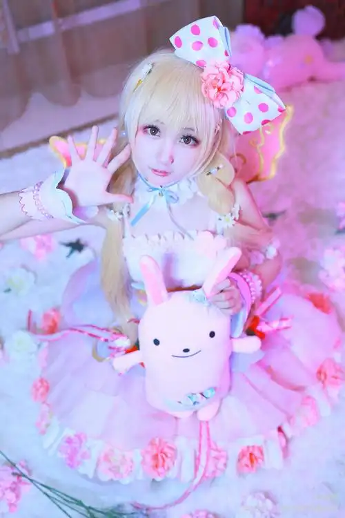 双叶杏cos可爱萌新小姐姐越来越可爱了美美的捏捏脸蛋