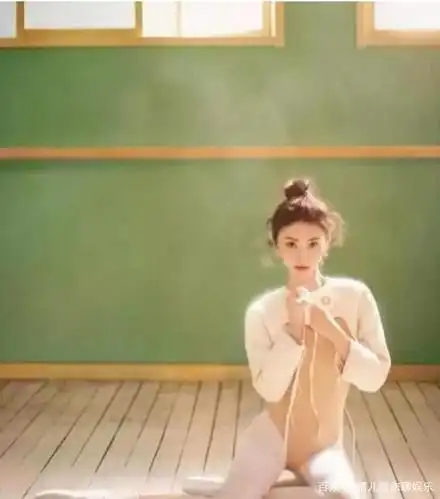 景甜早年芭蕾舞照片曝光网友看到最后一张图后女神不