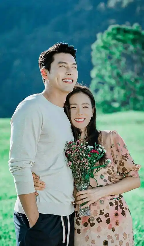 玄彬镜头下的孙艺珍,笑容治愈,阳光明媚,这对夫妻还在蜜月期