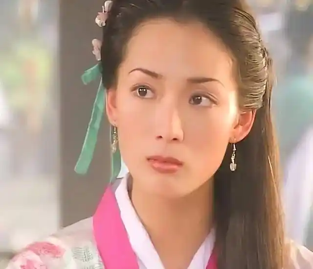 10位叫不上名的女星年轻时都是一眼万年一见误终身