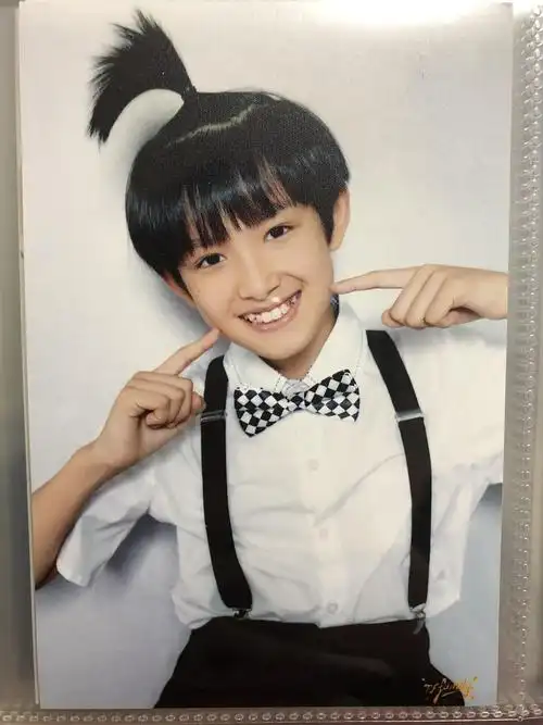 年龄排序 1赵冠羽 2朱志鑫 3左航 4童禹坤 5邓佳鑫 6余宇涵 7苏新皓 8