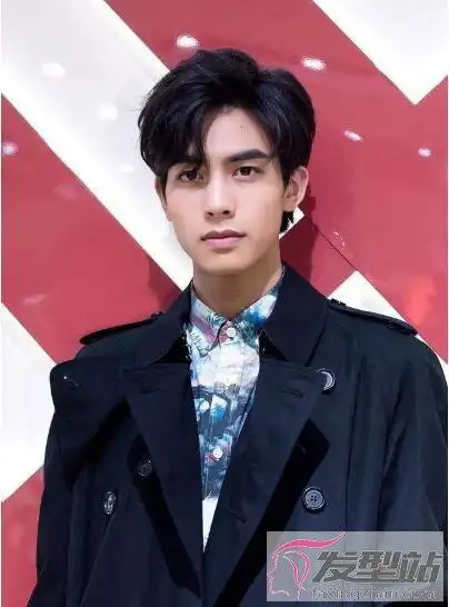 男生三七分发型怎么弄超帅刘海自带美颜相机功能