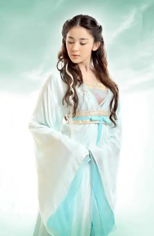 宛若仙人的"小雪"古力娜扎