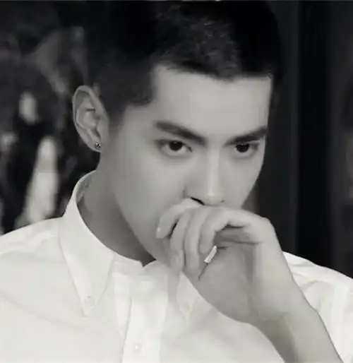 吴亦凡 板寸 气质