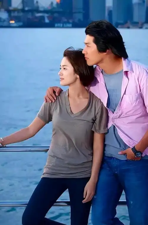 宋慧乔与李秉宪玄彬相恋离婚却被宋仲基摆一道42岁再次翻红