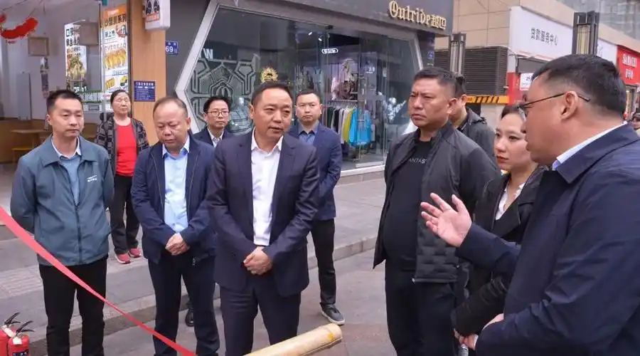 张勋图督导检查燃气安全和海绵小区建设