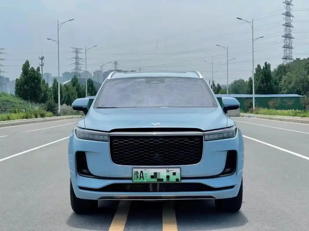 理想汽车.22年3月理想one,选装经典babyblue颜色 - 抖音