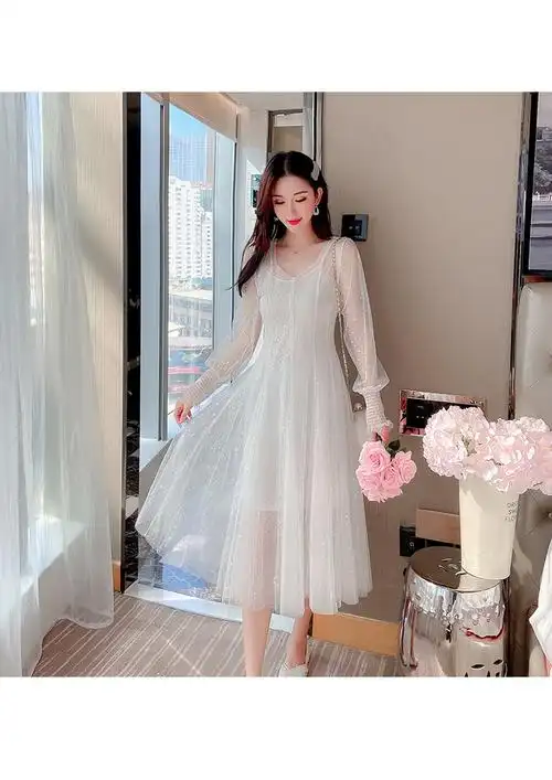 超仙的雪纺连衣裙女中长款2020春装新款法式v领亮片网纱裙子