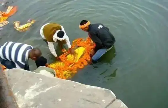 水葬|火化|骨灰|火葬场_网易订阅