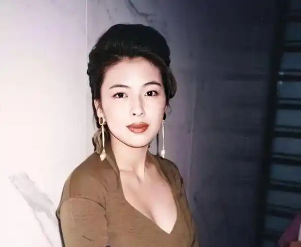 张学友老婆罗美薇旧照曝光温婉漂亮不输一代玉女周慧敏