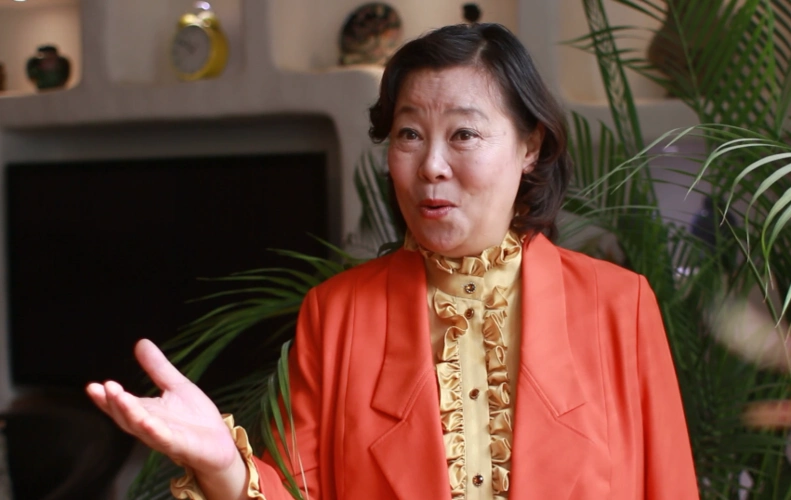 著名演员方青卓为豪彩邦代言