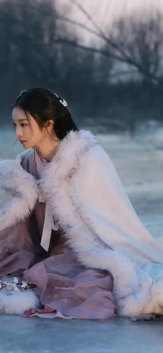 李钰古风壁纸,侧颜抬眸,清丽可人