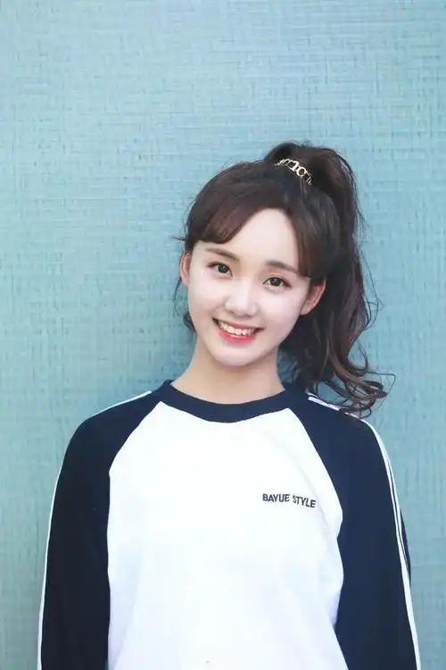 30位00后女星美图