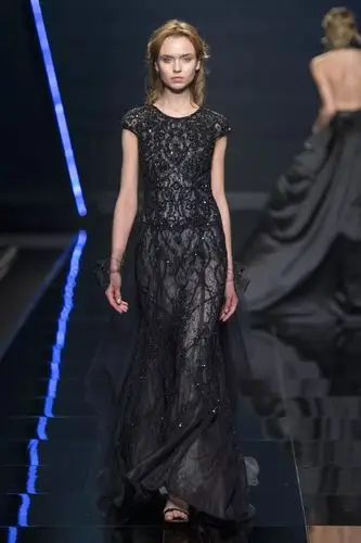 突破传统的黑婚纱,你结婚敢穿吗?_黑色