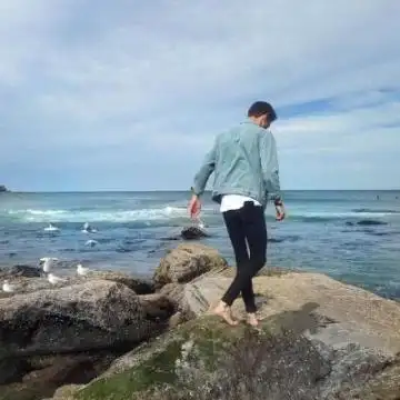 超帅最火的男生微信背影头像精选 我真的很累却装作没疲惫