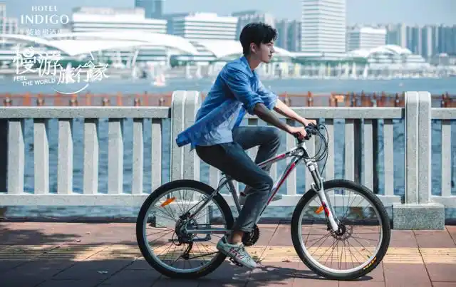 肖战慢游旅行家新图公开诠释理想生活的模样