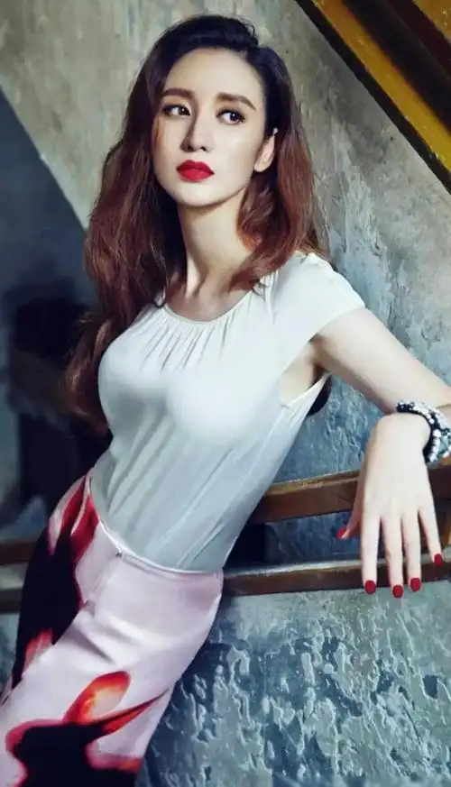 张萌中国内地女模特演员制片人主持人钢琴教师歌手