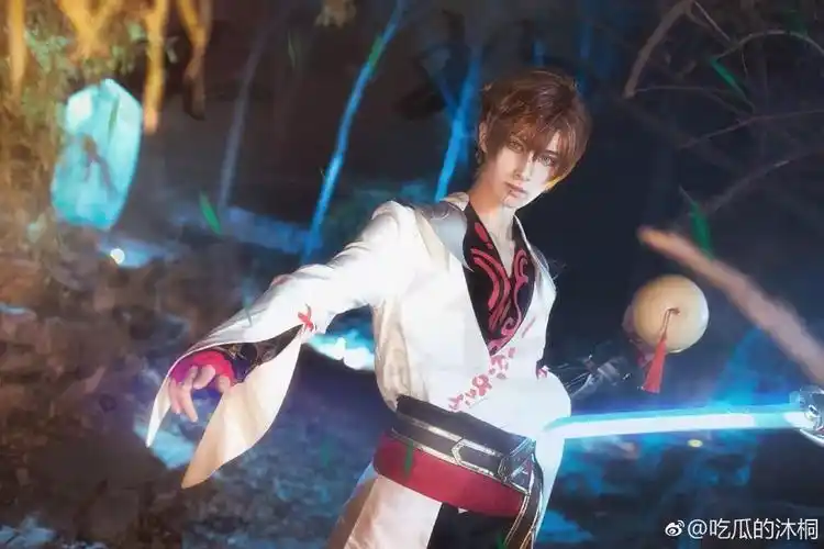 王者荣耀cos:李白真的帅得一匹