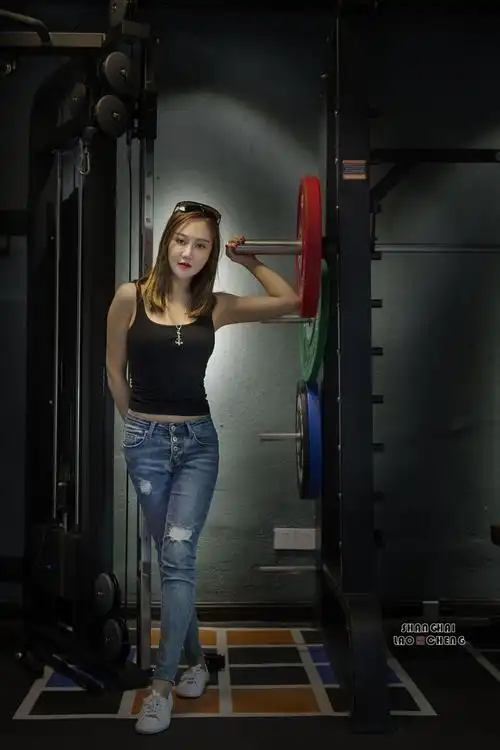 健身房的女孩