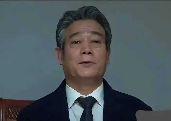 演戏30年鲍大志终成大器,《狂飙》"赵立冬",老戏骨也有了流量_生活