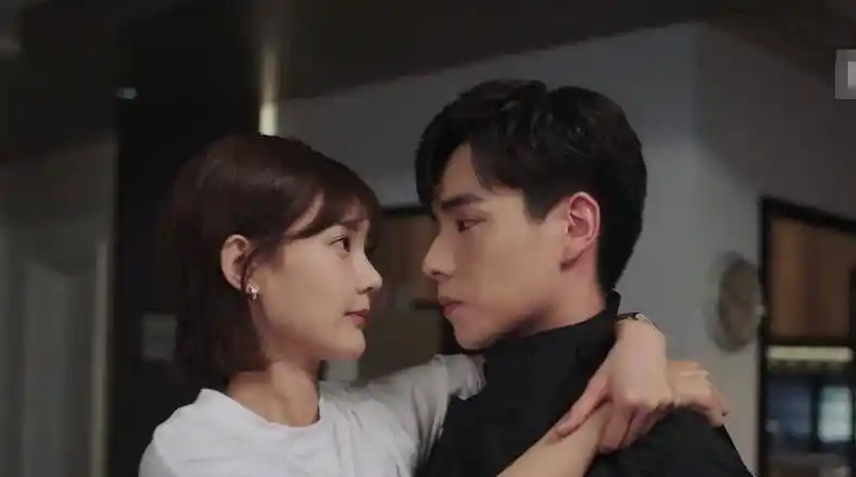 开播,杨紫李现客串成焦点,新剧名是在开玩笑吗_观众_李一桐_名字