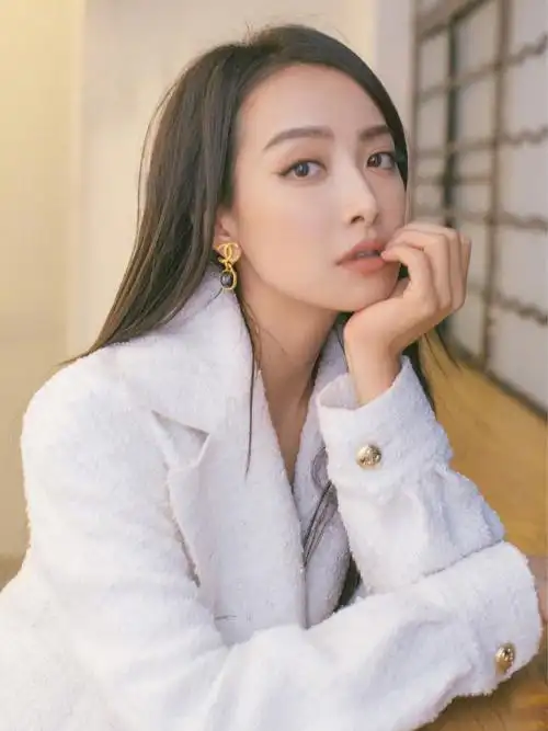 宋茜长发白衣甜美写真图片17