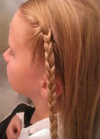 【第一款】1,3款很实用的小公主发型,妈妈们快来学习吧!