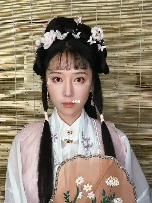 适合拍花的汉服妆造