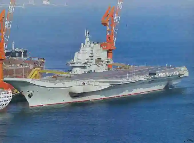 中国航母平台海试