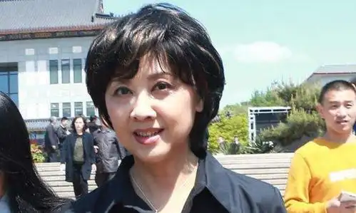 看起来比同龄人年轻许多,大家怎样看待朱琳这位女演员?