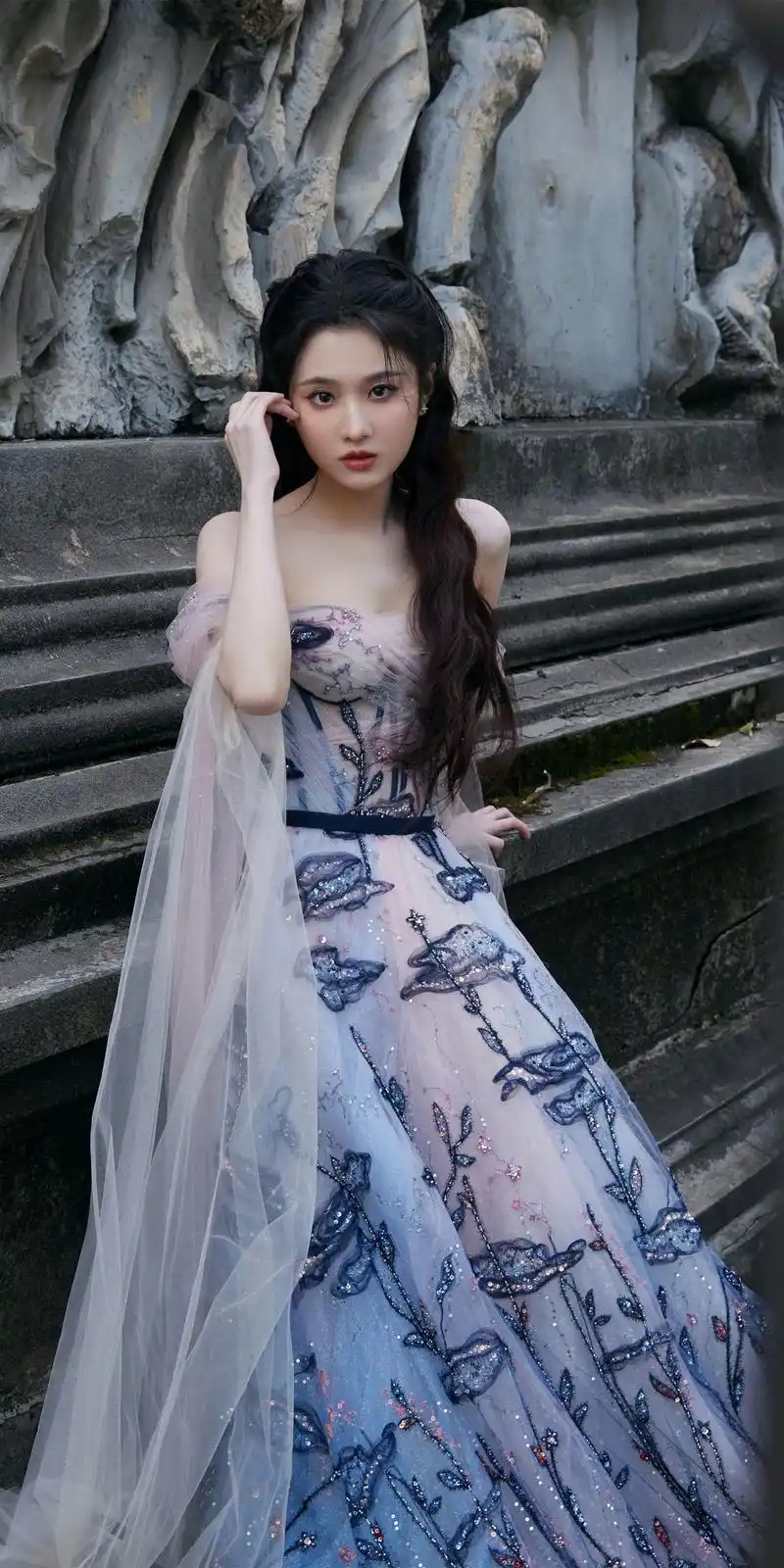 张慧雯长裙礼服盛典活动壁纸