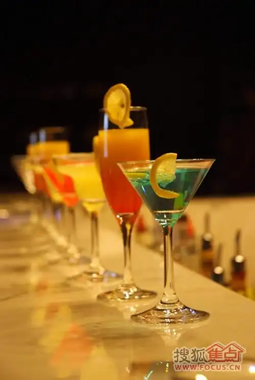 现场精美的鸡尾酒