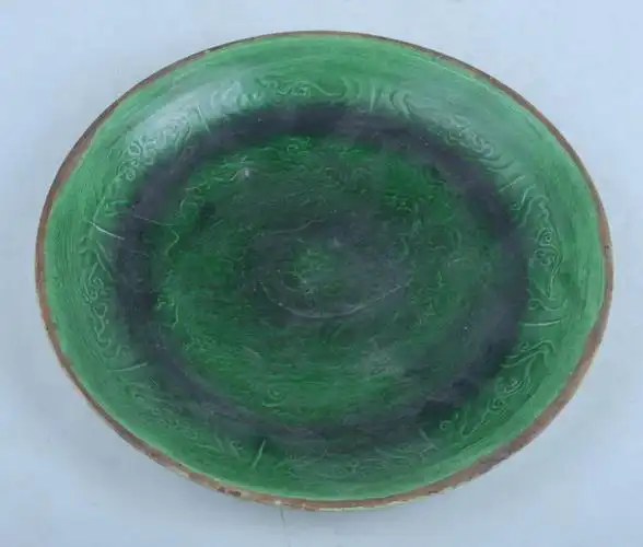 从一只北宋绿定印花盘看定窑的竹丝刷纹