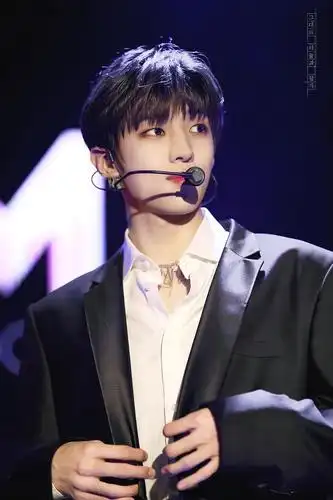 是真的糊预警也是真的帅糊糊男团帅哥合集