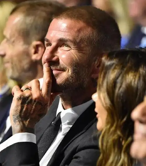 可惜没有拿过世界杯的冠军|贝克汉姆|球场|冠军_新浪新闻