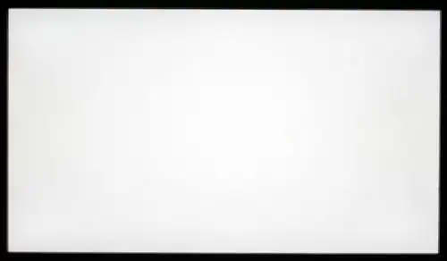 我们通过图片也可以看出来,在白色背景下,屏幕没有明显的偏色现象,而