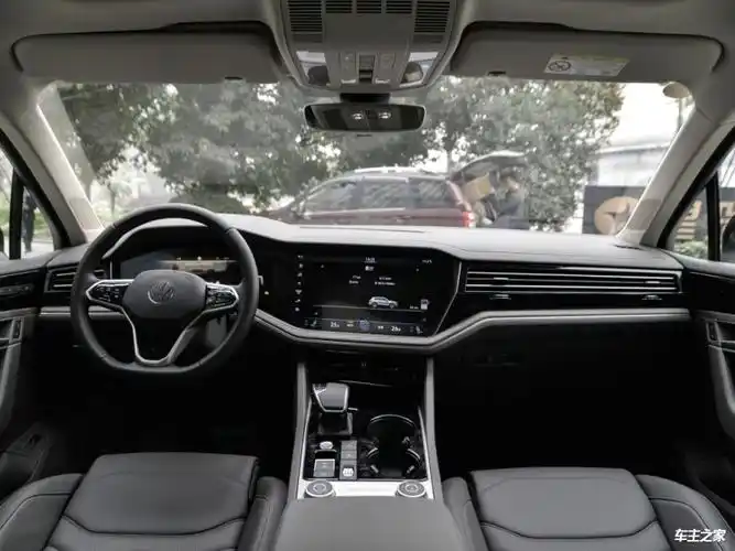 进口大众卓越品质数字驾驶舱实拍途锐