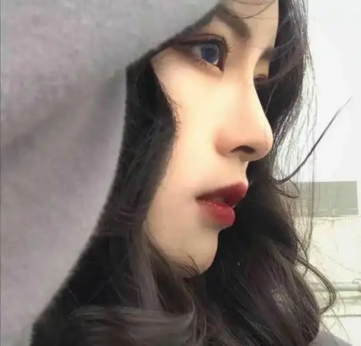 气质网红女生微信头像