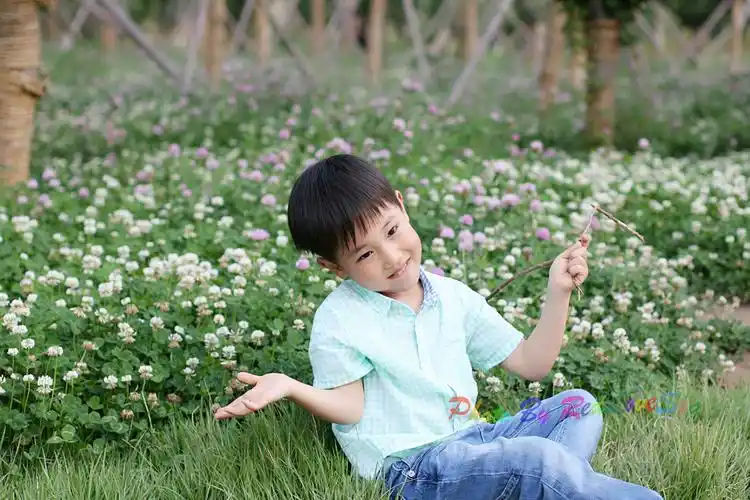 抓拍孩子最单纯的笑容