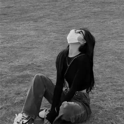 ins黑白女生头像