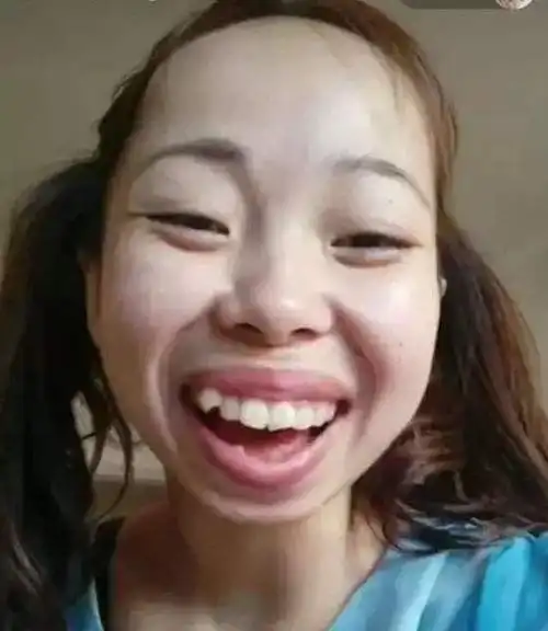 嘟嘟姐:扮丑成网红,一场直播能赚上百万,"丑"到被平台封号