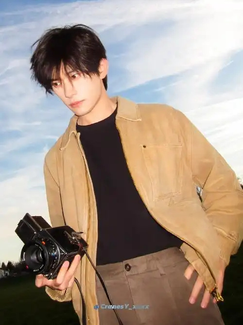 易烊千玺工作室照片##四字 易烊千玺 yyqx 四字弟弟