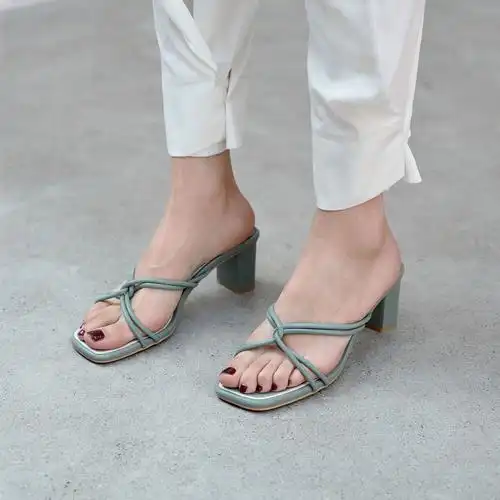 凉拖鞋女外穿2020年夏季新款韩版露趾交叉细带粗跟网红凉拖ins潮