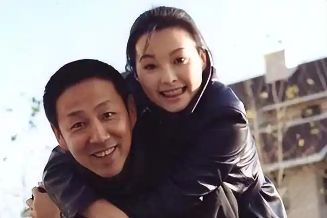 老戏骨陈道明与妻子恩爱42年不离不弃如今67岁生活美满