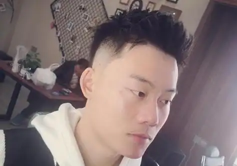 胖子梳剃两边短发最显瘦 最新款男士两边剃掉短发对胖人很友好_发型侠