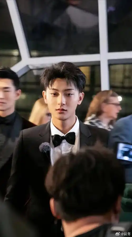 黄子韬直播说脏话