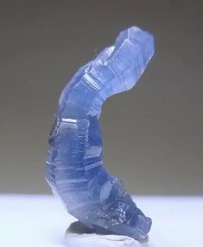 品赏9月生辰石:蓝宝石原石 - 美篇